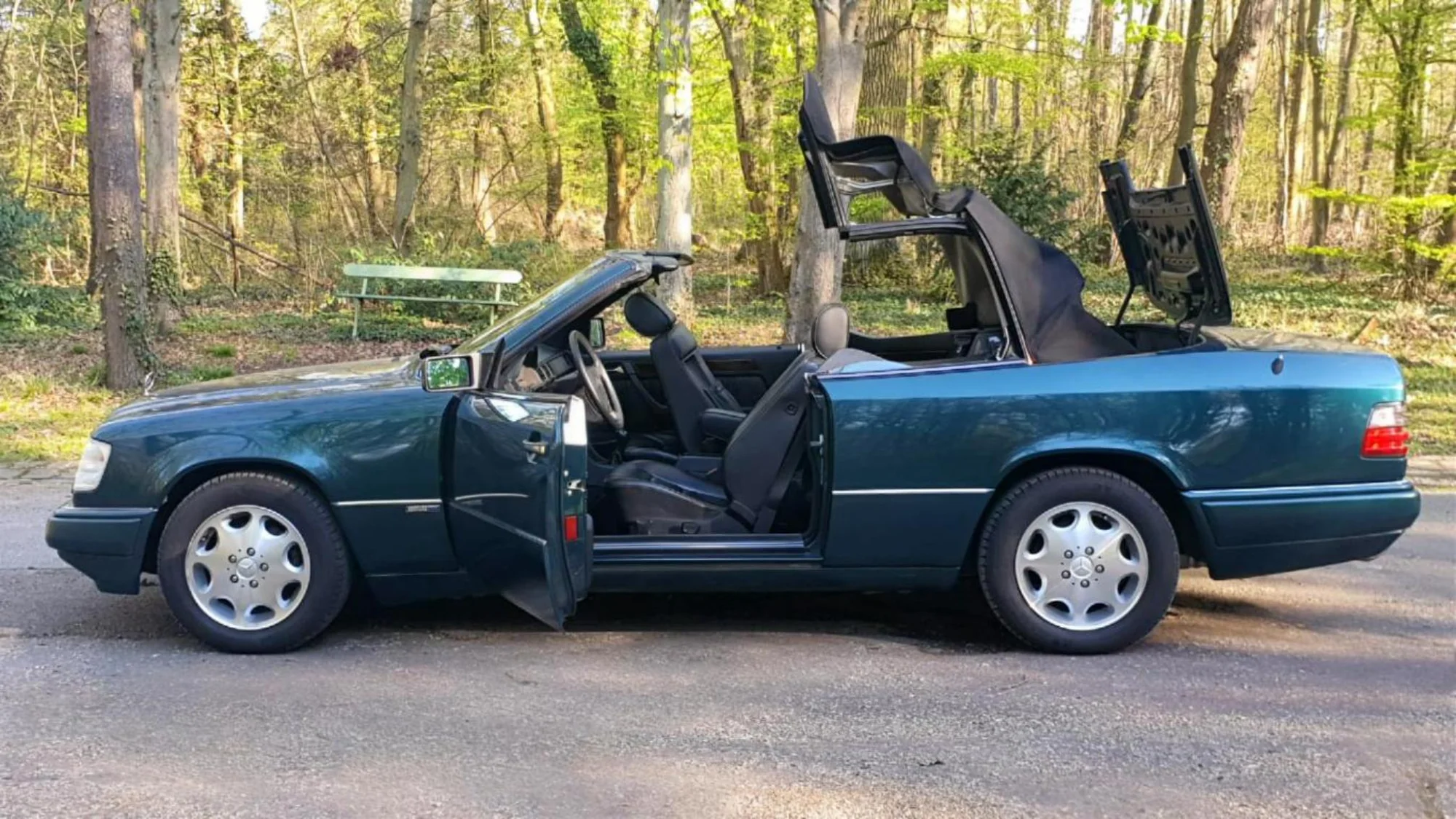 Mercedes-Benz E200 Cabriolet